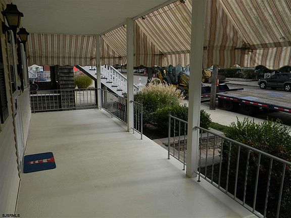 4th image of 859 Park Pl