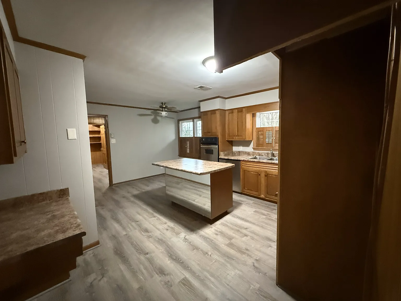 3 bed, 2340 sqft, $1,800 — Photo 4