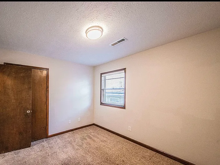 830 Sanders Ave — Photo 20