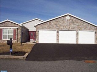 3 Red Wing Dr, Bechtelsville, PA 19505