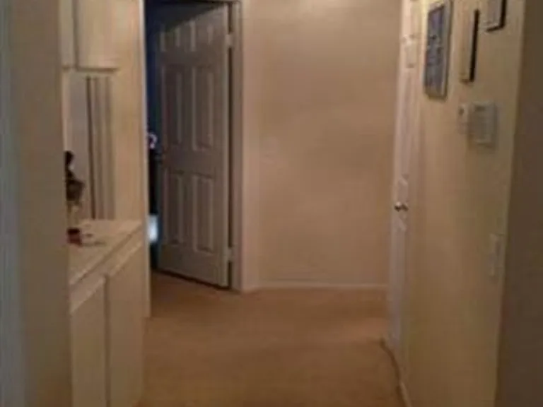 811 Kingsgate Dr — Photo 5