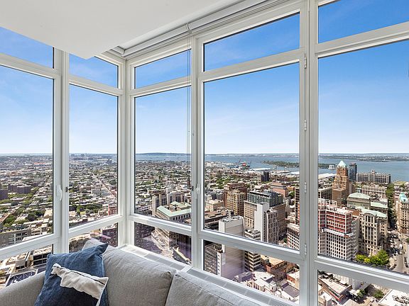 2nd image of 388 Bridge St Penthouse 45AB