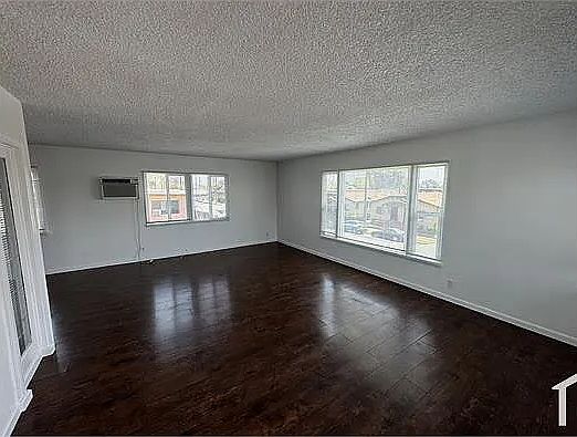1st image of 149 W 62nd St