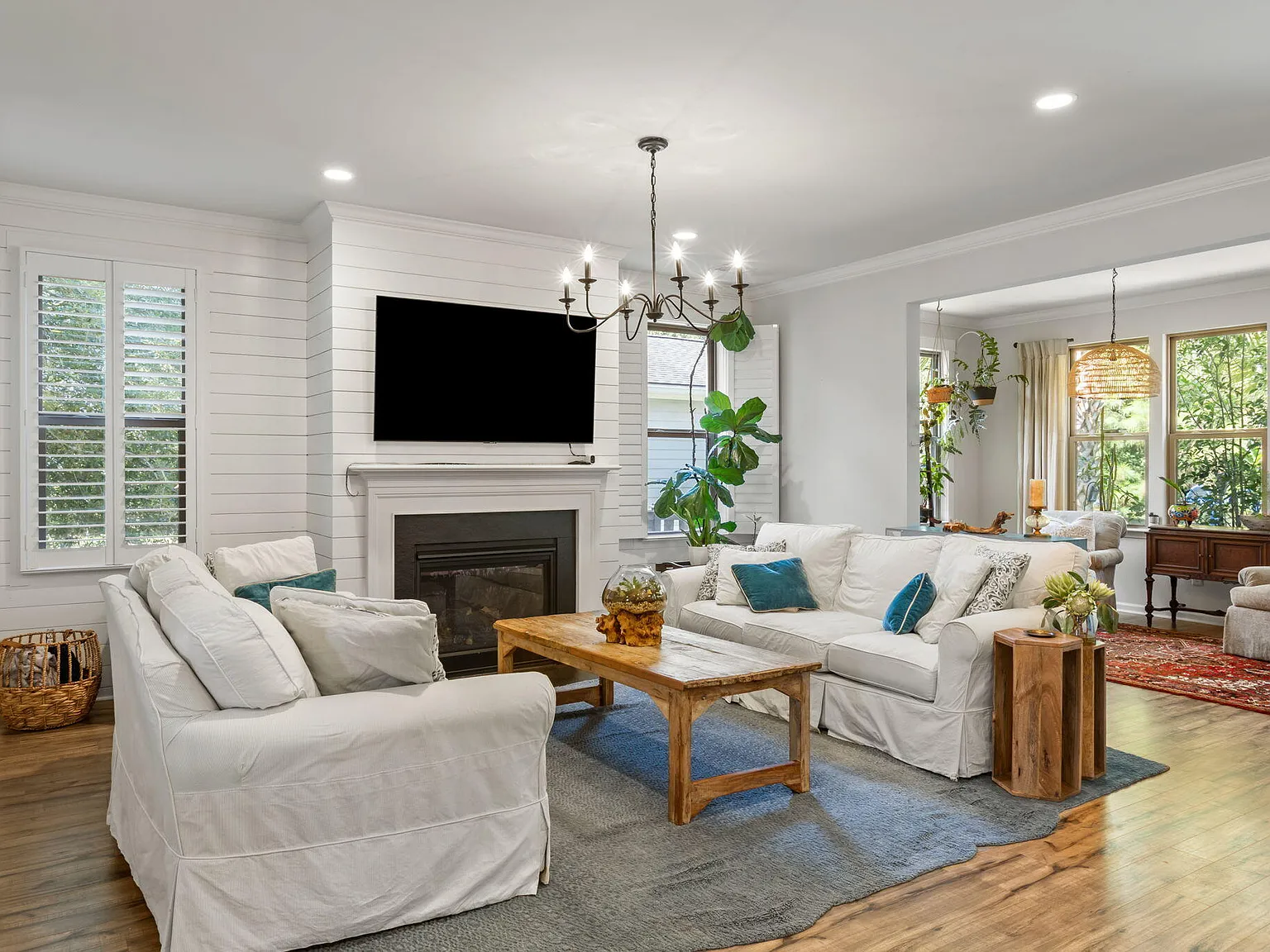 5 bed, 3.5 bath, 2874 sqft, $4,500 — Photo 3