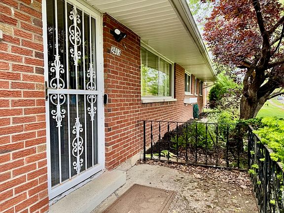 3rd image of 2413 Archwood St