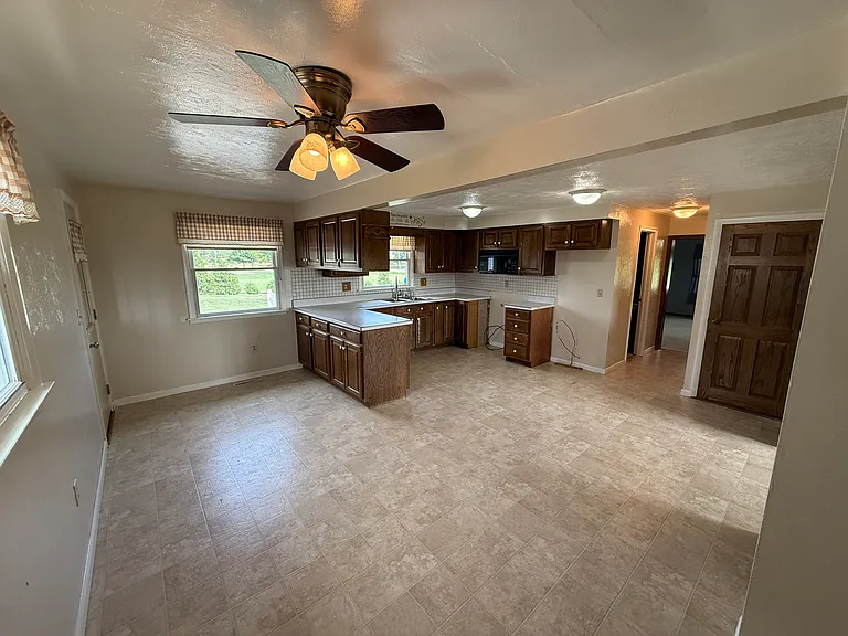 Kitchen/Dining