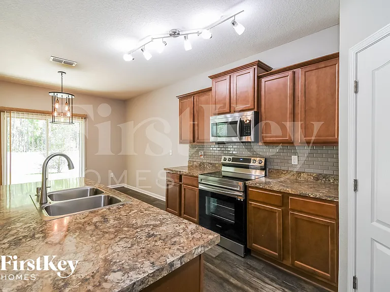 1939 April Oaks Dr — Photo 5