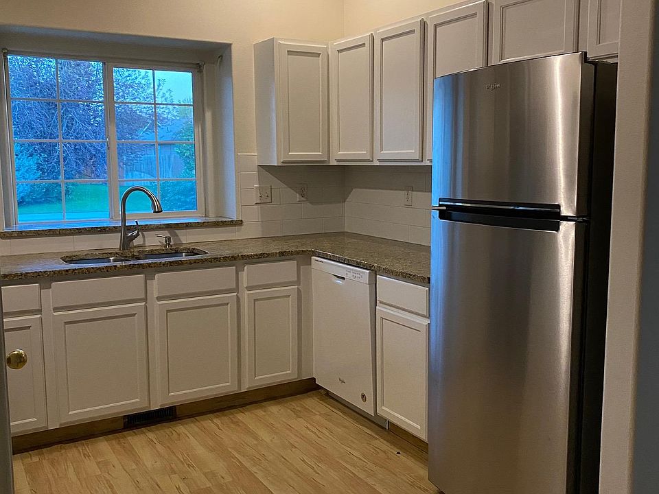 2nd image of 4347 S Tillamook Way