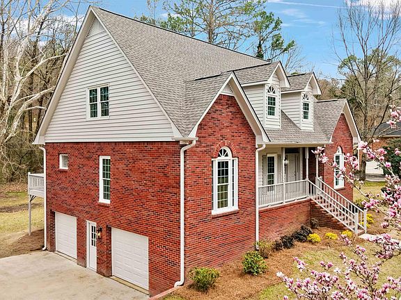 3rd image of 6298 Canterbury Rd