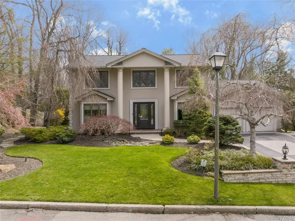 16 Long Acre Lane, Dix Hills, NY 11746