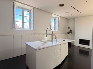 369 Bleecker St #Penthouse, New York, NY 10014