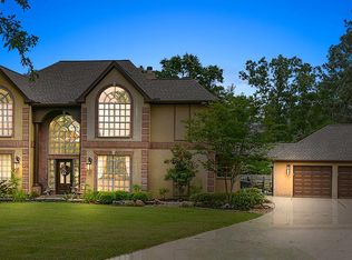 2016 Old River Rd, Montgomery, TX 77356