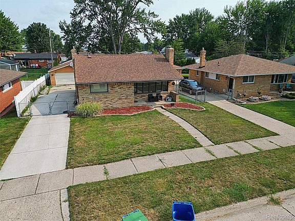 3rd image of 8291 Francine St