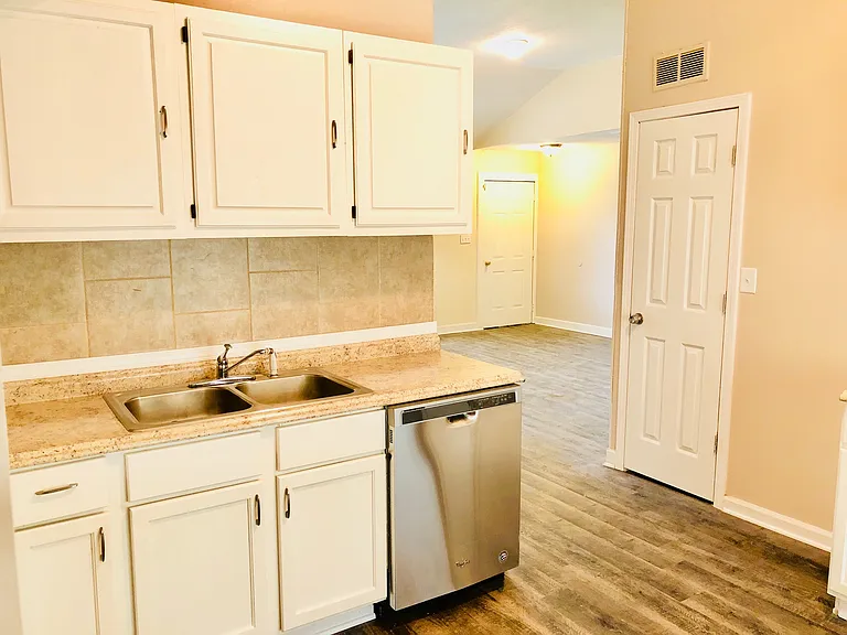 7006 Betsy Ross Dr — Photo 3