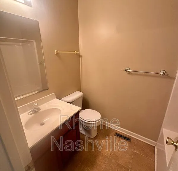 1913 Ozark Ct — Photo 6