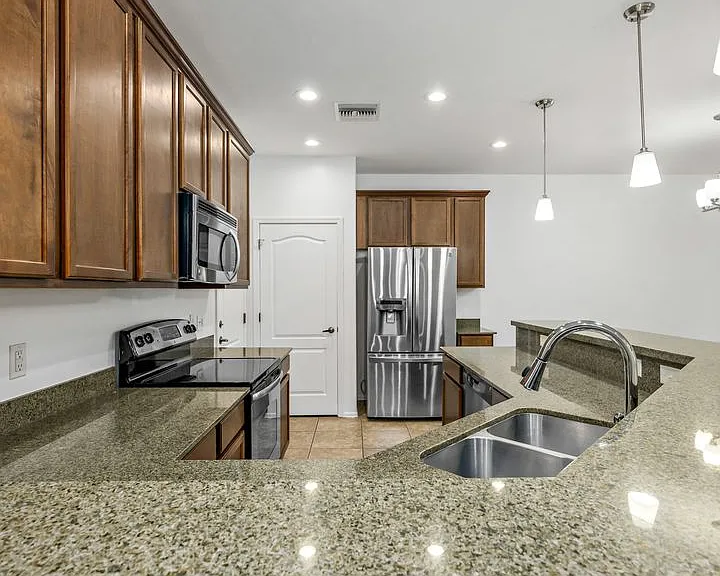 4261 N Golden Ridge Ln — Photo 8