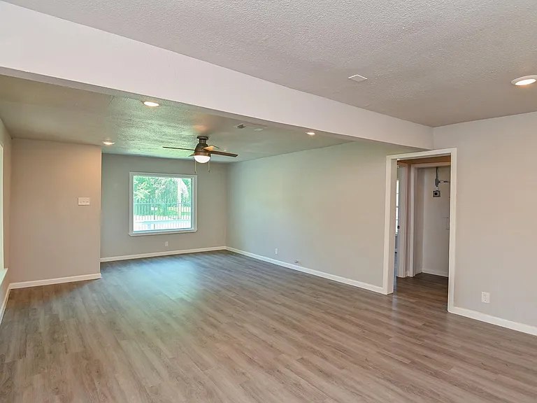4714 Nichols St — Photo 5