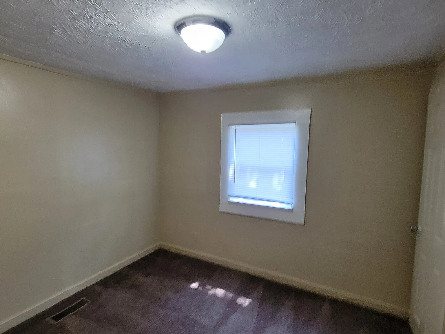 3 bed, 2.0 bath, $925 — Photo 4