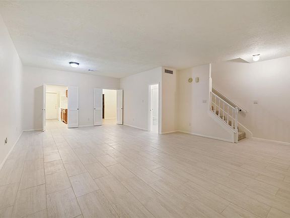 4th image of 800 Country Place Dr Unit 503