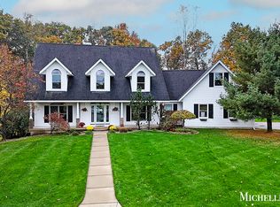 7266 Weathersfield Ct NE, Ada, MI 49301