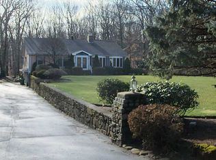 702 Major Potter Rd, Warwick, RI 02818