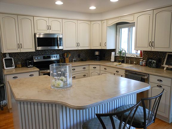 2nd image of 1084 Eddie Dr