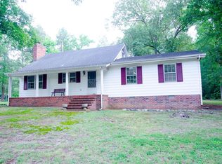 196 Millpond Rd, Warsaw, VA 22572