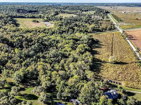 709 N Lake City Buckner Rd, Buckner, MO 64016