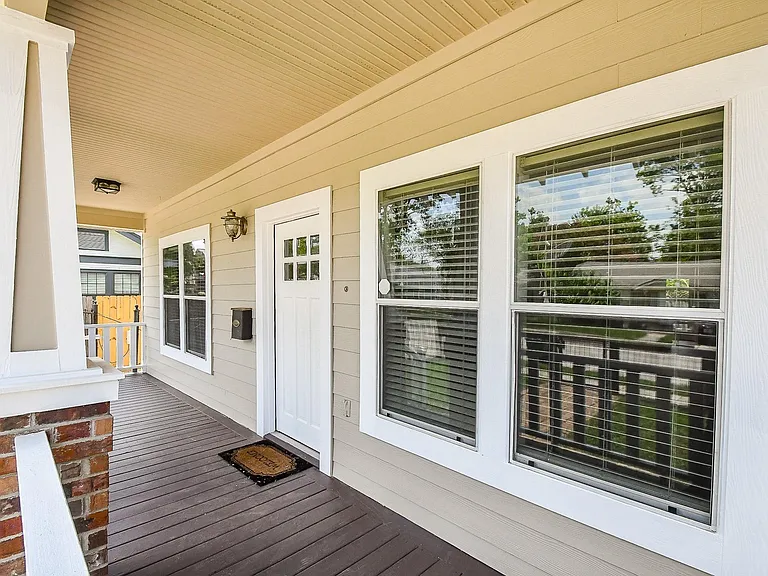 1307 Walton St — Photo 5