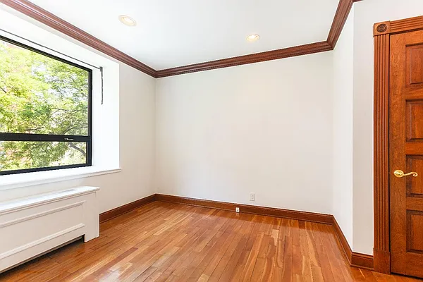 Sold by Real Direct | media 19