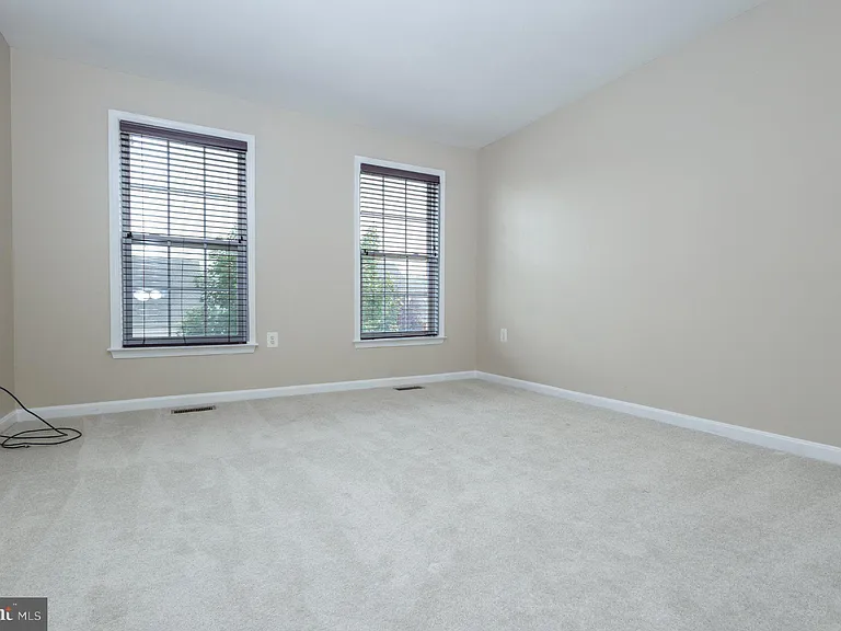 105 Ticonderoga Dr — Photo 23