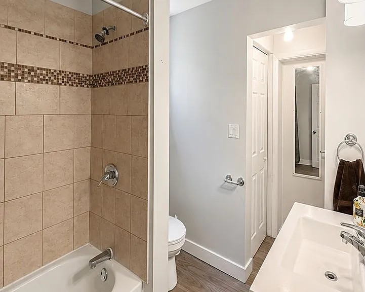 918 Princess Ave #1 — Photo 4