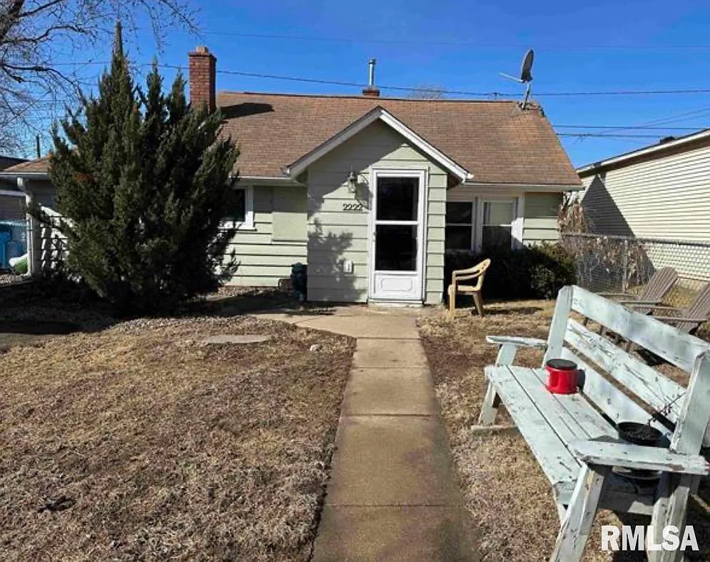 2222 43rd St photo 1