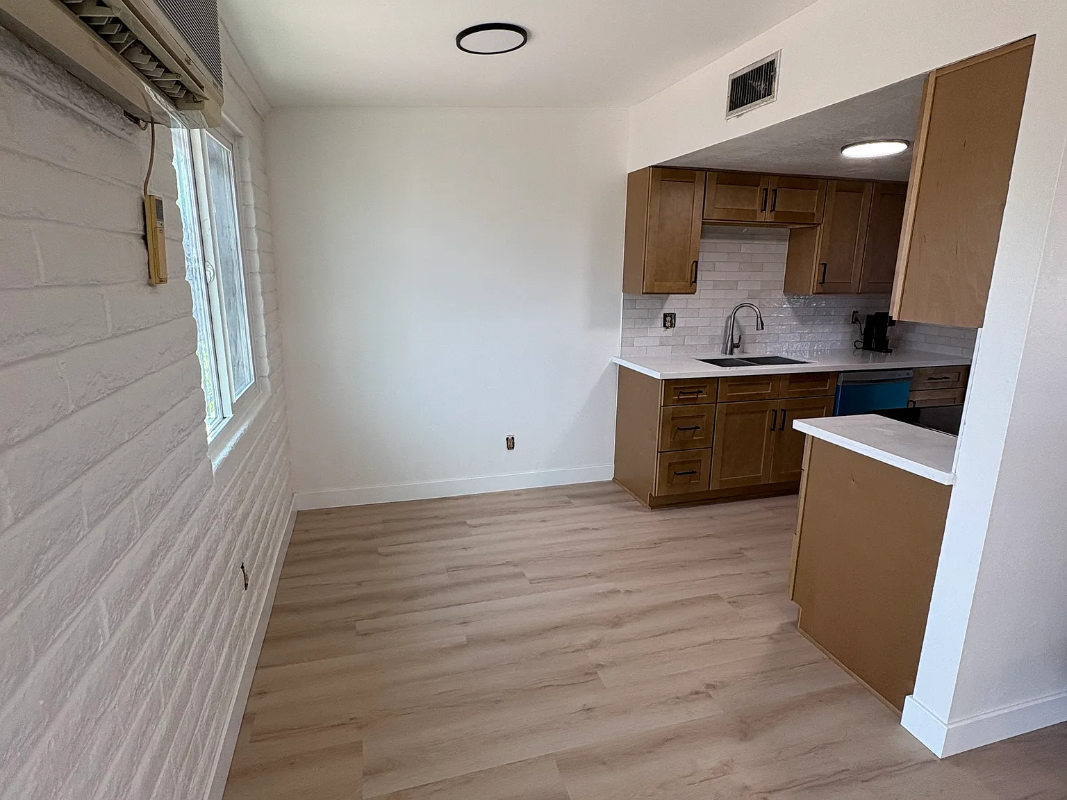 3 bed, 1200 sqft, $1,950 — Photo 1