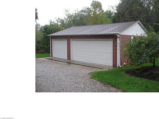 4th image of 2040 Lakeview Dr
