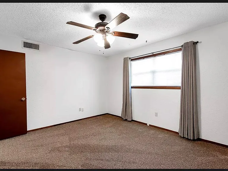 805 S Bonn St — Photo 8