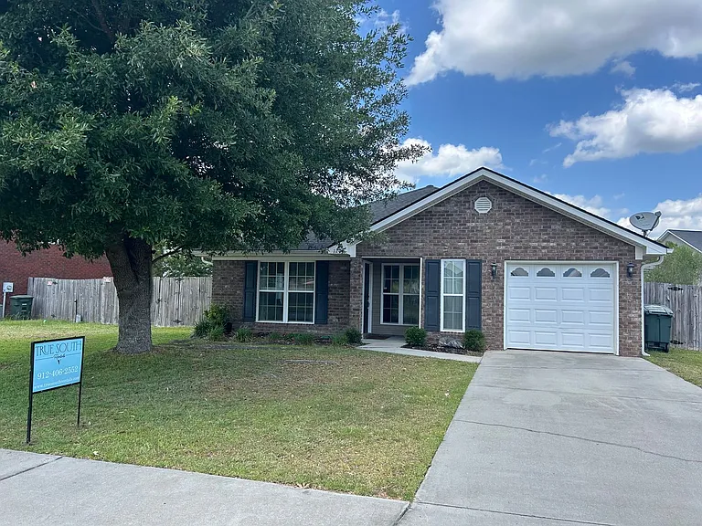 120 Grandview Dr — Photo 3