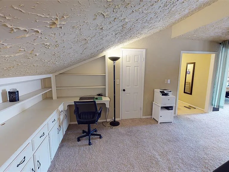 2408 W Boston St — Photo 26