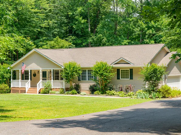 8401 Kennedy Dr, King George, VA 22485