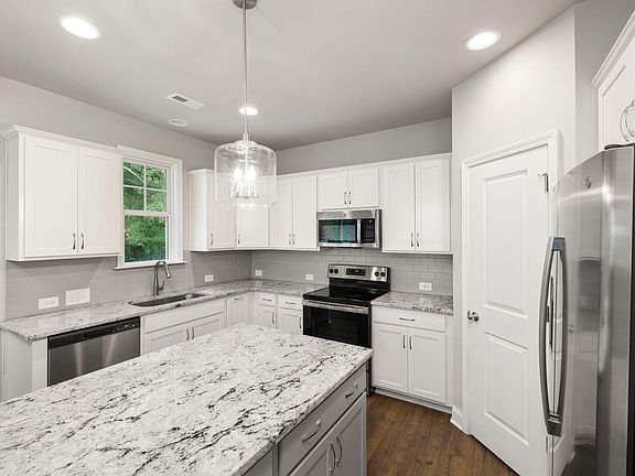 3rd image of 37 Meadow Vista Ln