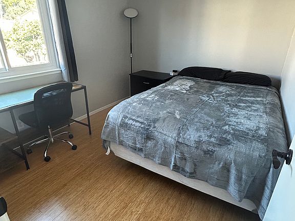 3rd image of 3717 Dawn Cir