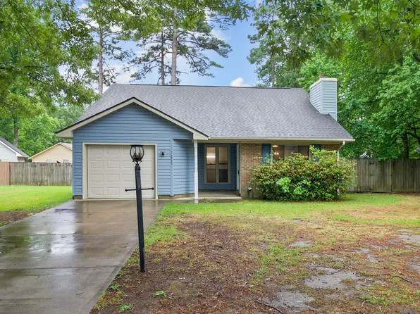 7209 Reedy Creek Dr, Fayetteville, NC 28314