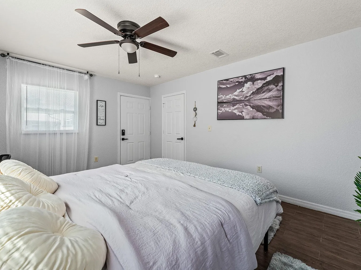 4 bed, 3.0 bath, 1756 sqft, $1,235 — Photo 2