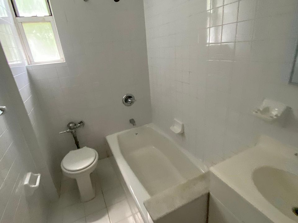 1st image of 5 Stevens St #5