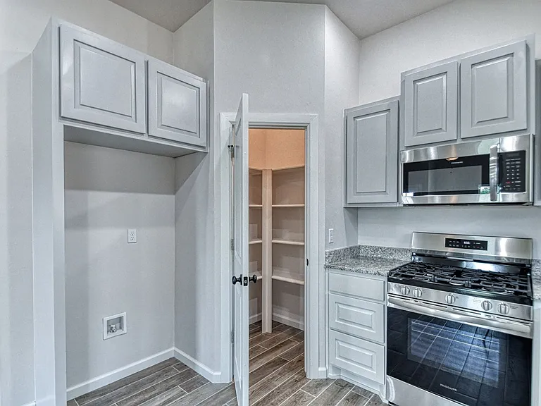 928 Varenna Ct — Photo 12