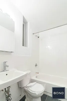 Rented by Bond New York | media 9