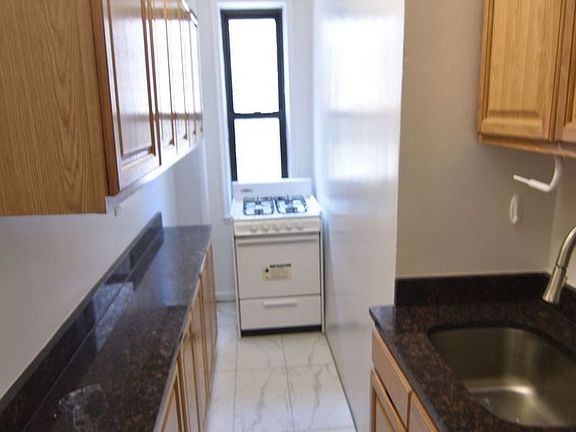 2nd image of 729 W 186th St #4D