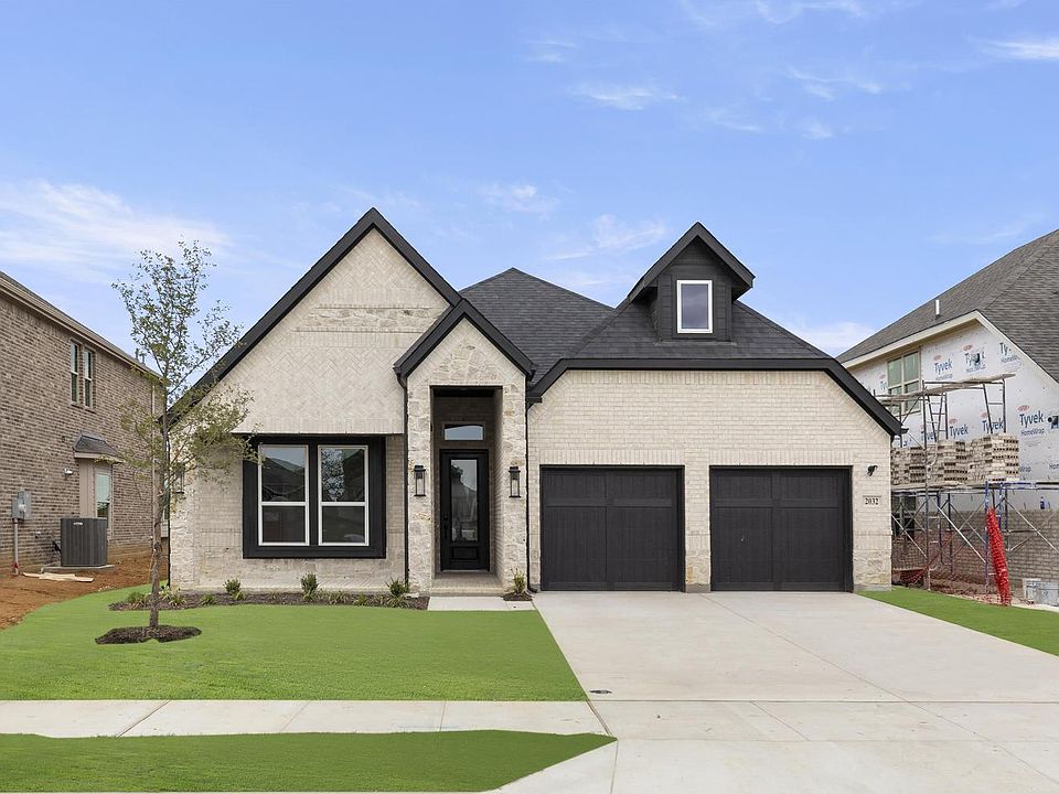 1st image of 2032 Valencia Dr