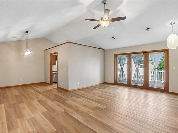 4th image of 2305 Willowbrooke Ln