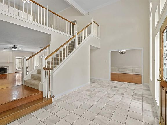 2nd image of 3718 Stockbridge Dr